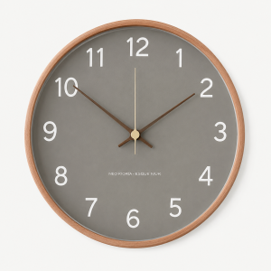 Horloge Murale Nordique en Bois Massif