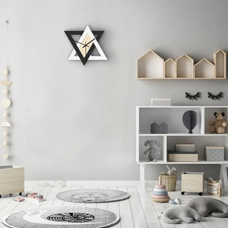 horloge géométrique triangle