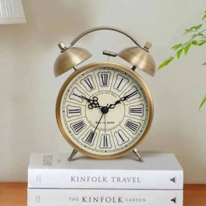 réveil vintage en métal